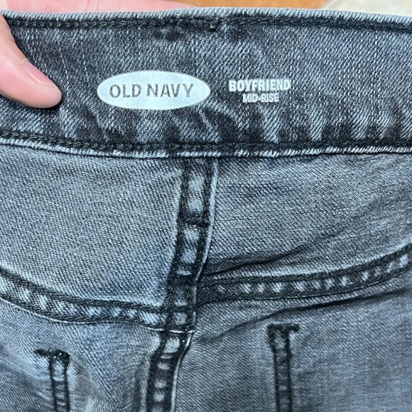 Old Navy Women’s Mid-Rise Boyfriend Straight Jeans - Picture 7 of 13